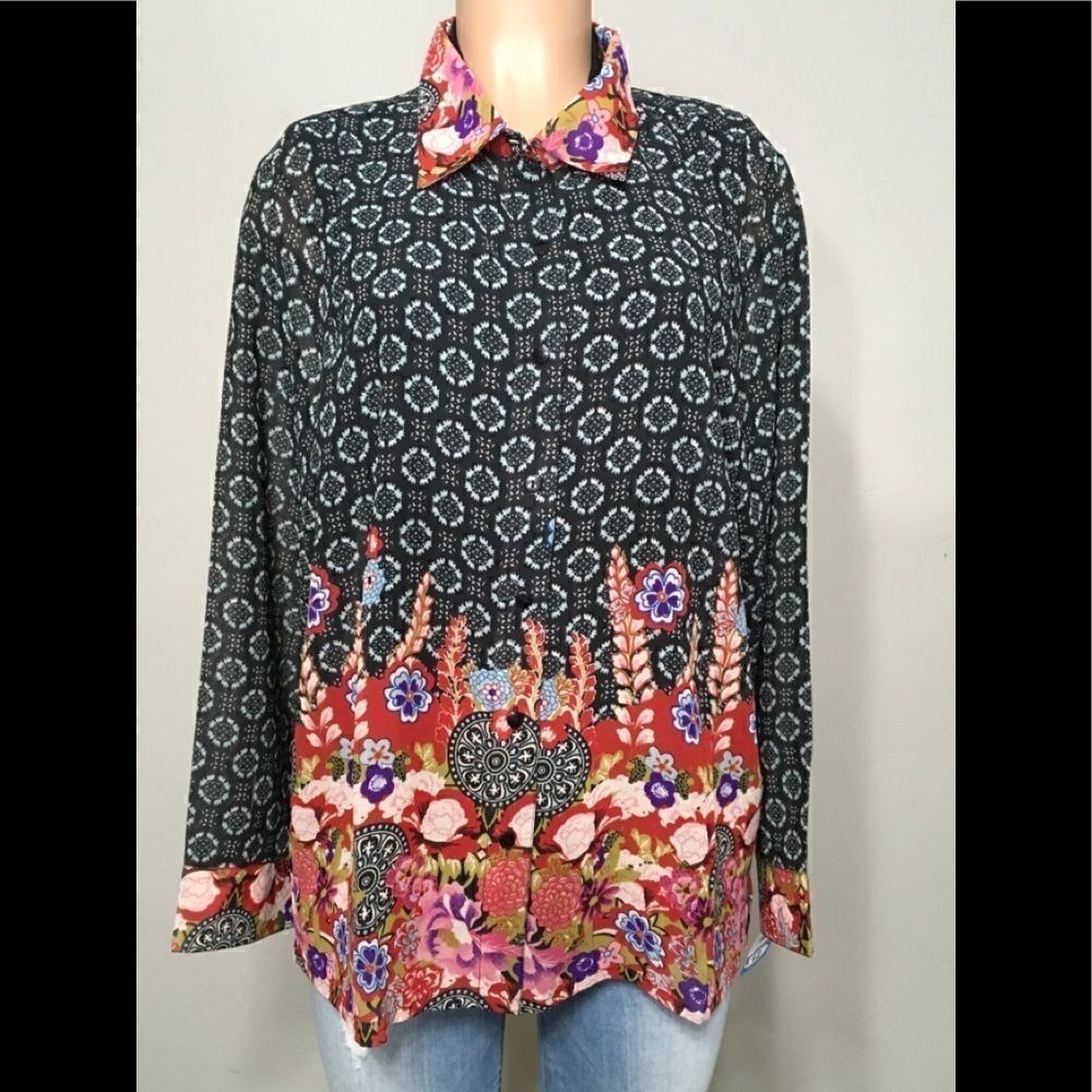 Floral blouse. NWOT  - Picture 3 of 7